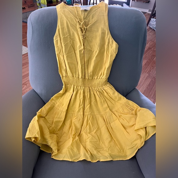 Dresses - Picture 2 of 10